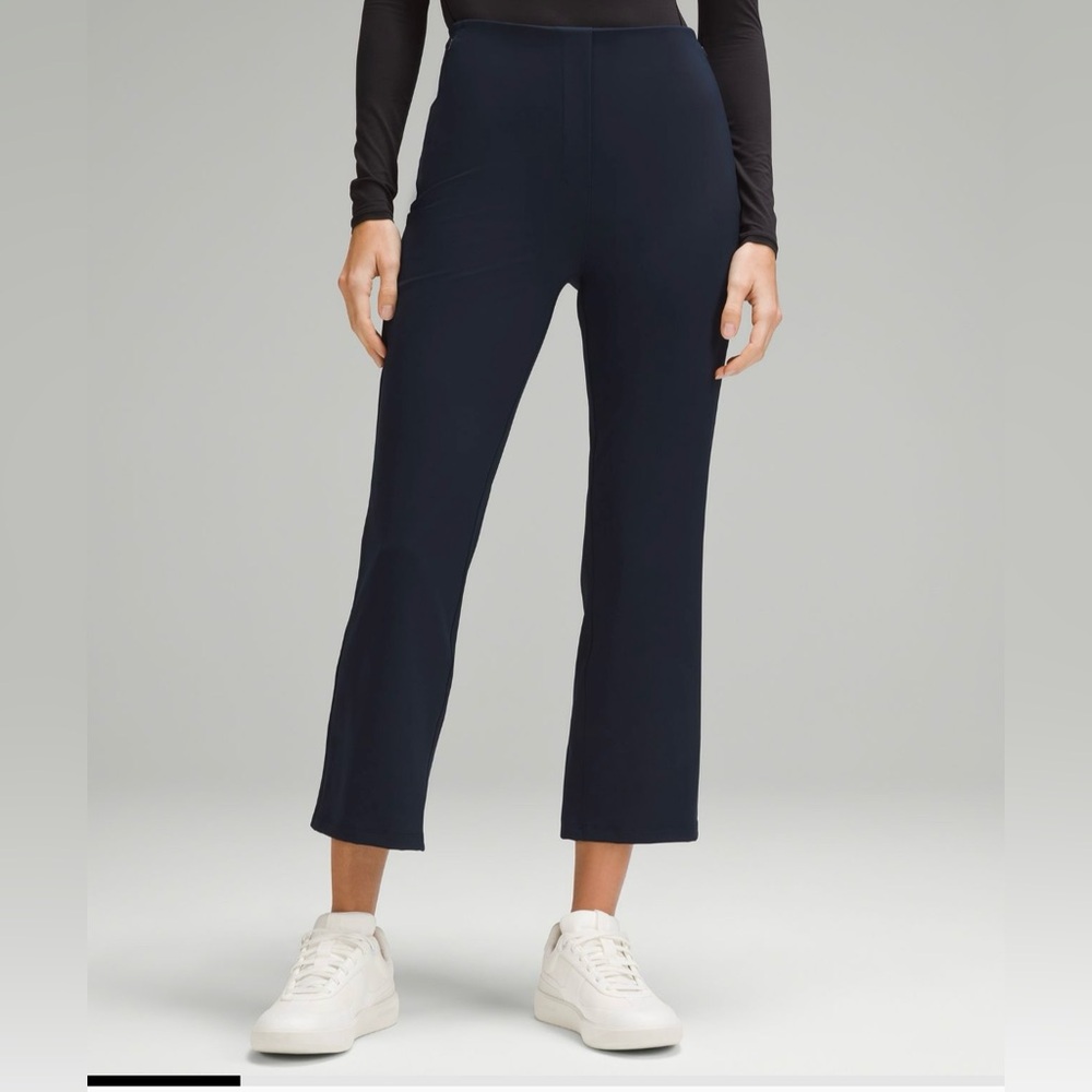 Lululemon Womens Smooth Fit Pull-On High-Rise Cropped Pant True Navy Size 10